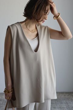 ルグランブルー LGB ノースリーブカットソー Vネック 象 CIRCUS ルグランブルー LGB ノースリーブカットソー Vネック 象 CIRCUS - メルカリ