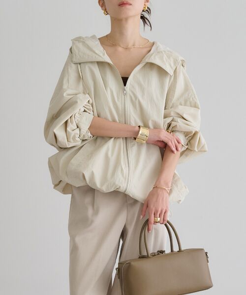 ミドルマウンテンパーカー