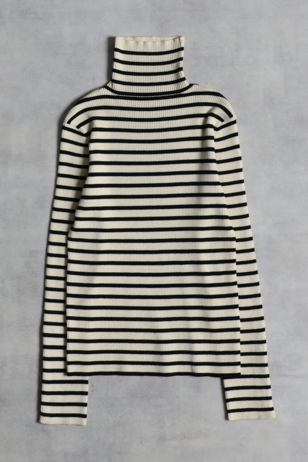 Ivory×Black