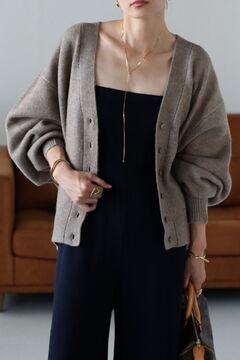 louren　美品　コクーンシルエットVネックワイドコンビネゾン　完売カラー セール】コクーンシルエットVネックカーディガン（カーディガン/ボレロ