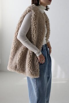 希少カシミヤ100%◎APOGEE アポジー ロングファーベスト サガファー使用 希少カシミヤ100%◎APOGEE アポジー ロングファーベスト