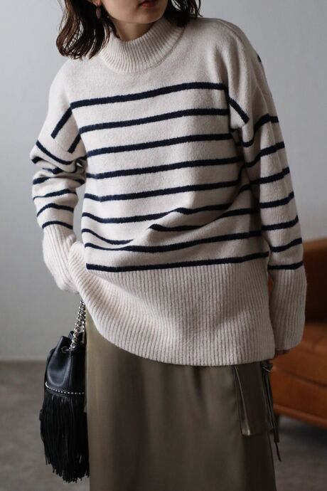 ボーダータートルオーバーサイズニット