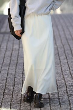 BONJOUR SAGAN公式オンラインストア / matte satin I line skirt