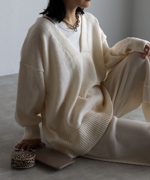 AW  深Vネックプルオーバーニット