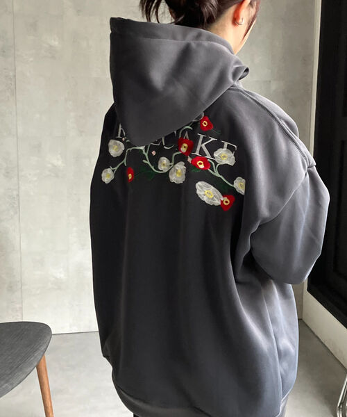 新色追加＜ユニセックス商品＞ フラワー刺繍トップス/フーディー/パーカー