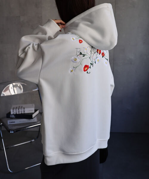 model：162cm 着用サイズ：XL