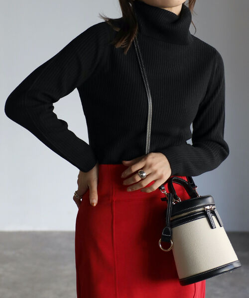 タートルネックニット