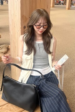 soins 牛革　ミニマルショルダーバッグ　ブラック soins ショルダーバッグ バッグ 「牛革」ミニマルショルダー