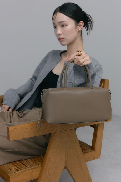 【牛革】ボックスハンドバッグ