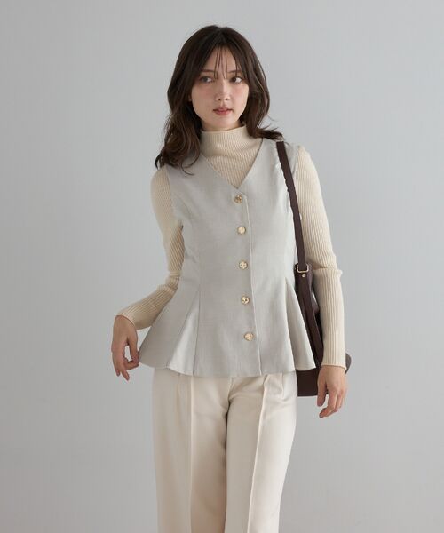 【骨格ストレートさん向け】ウエストシェイプゴールドボタンペプラムジレ