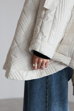 ✨新品✨23AW✨SEVEN TEN✨キルティング  ポンチョコート✨完売サイズ 40％off】キルティングポンチョコート(オフホワイト) - seventen