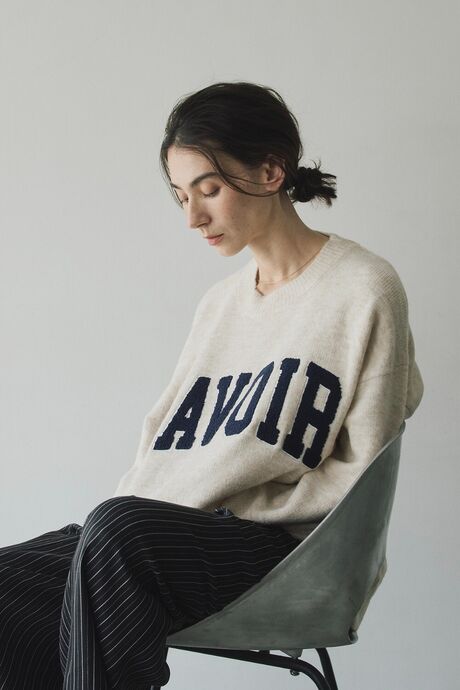 サガラ刺繍ニットプルオーバー