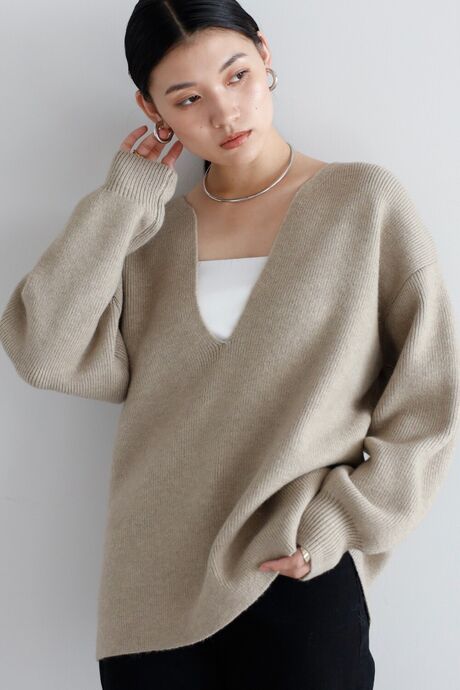 deep V neck highgauge knit pullover / 深Vネックハイゲージニット