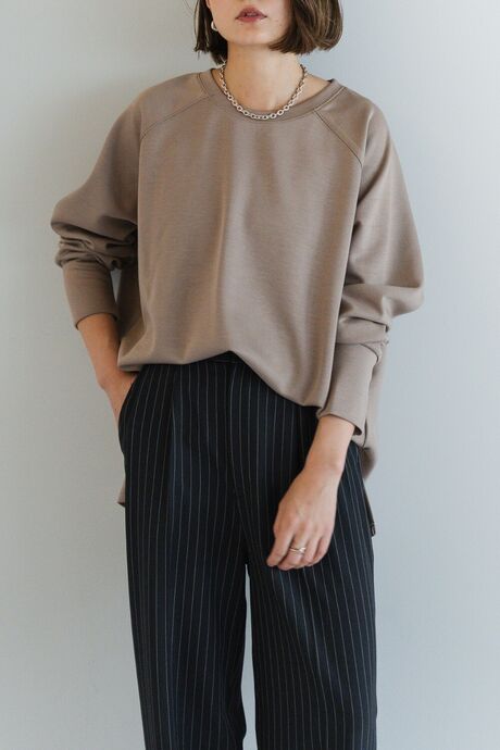 サイドスリットポンチプルオーバー