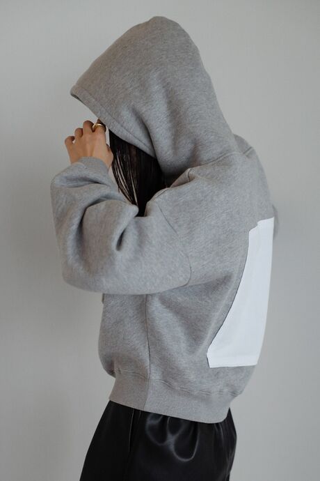 back label print concept hoodie / バックラベルコンセプトプリントフーディー