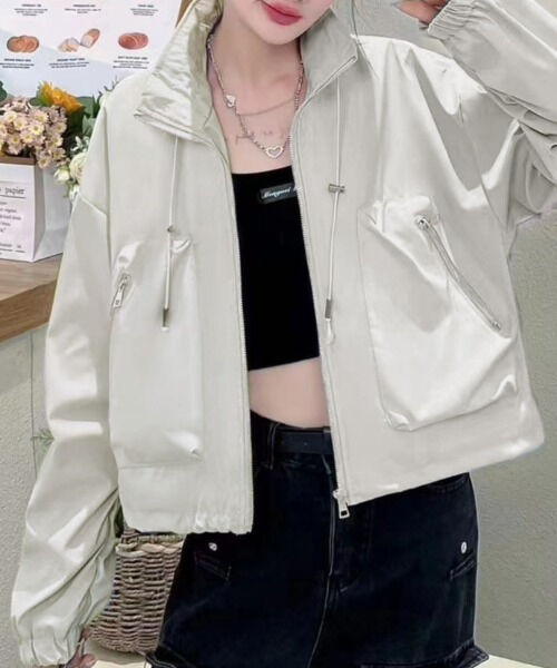 ベージュ