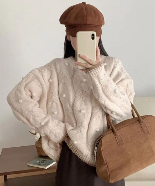 ぽんぽんケーブルニット