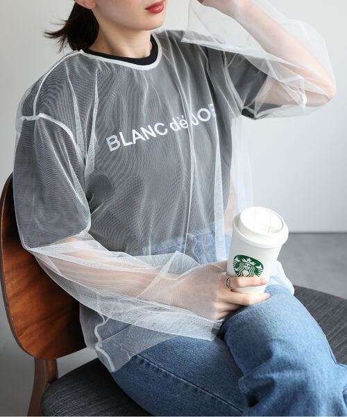 オフホワイト着用、model：162cm