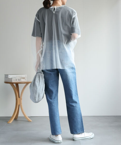 オフホワイト着用、model：162cm