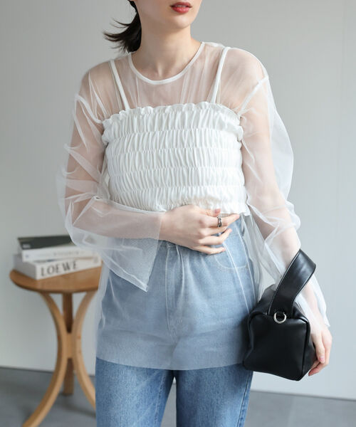 オフホワイト着用、model：162cm