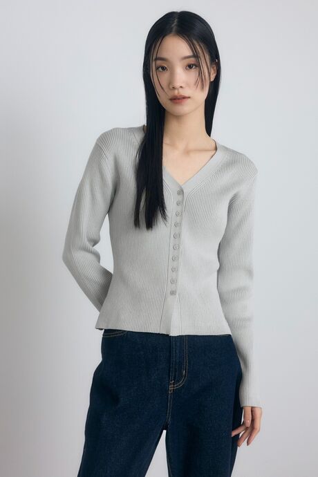 【骨格ストレート向け】着やせ力抜群Vネック長袖カーディガン