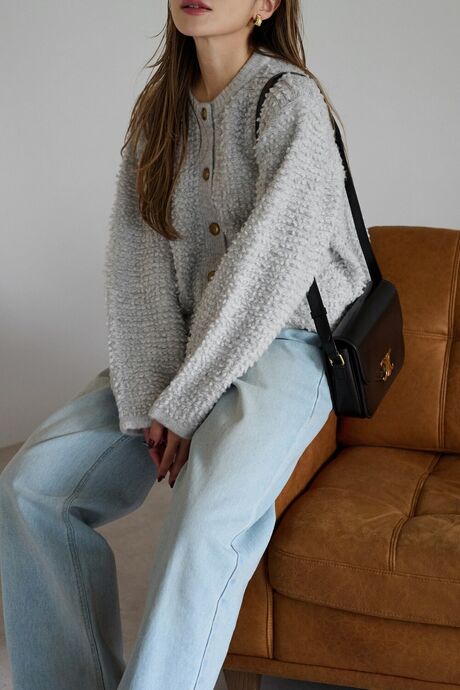 金ボタンループヤーンカーディガン