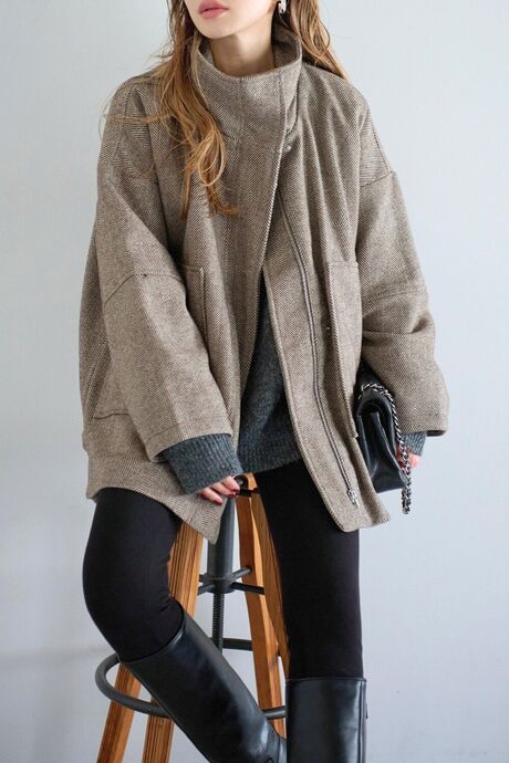 ヘリンボーンツイードミドルコート