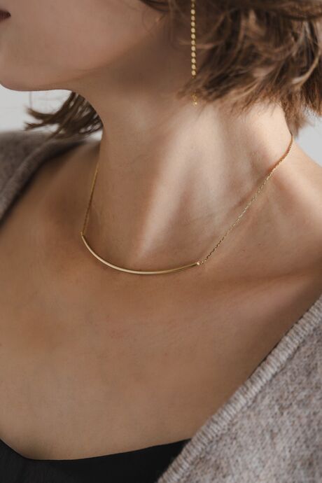 カーブラインバーネックレス　