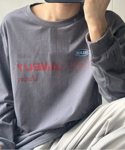 チャコールグレー