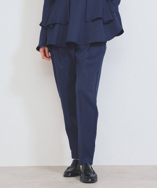 ウェストサテンタックテーパードパンツ