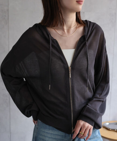 新色チャコール
model：162㎝着用サイズ：F