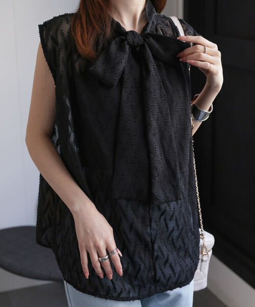 ボウタイノースリーブブラウス