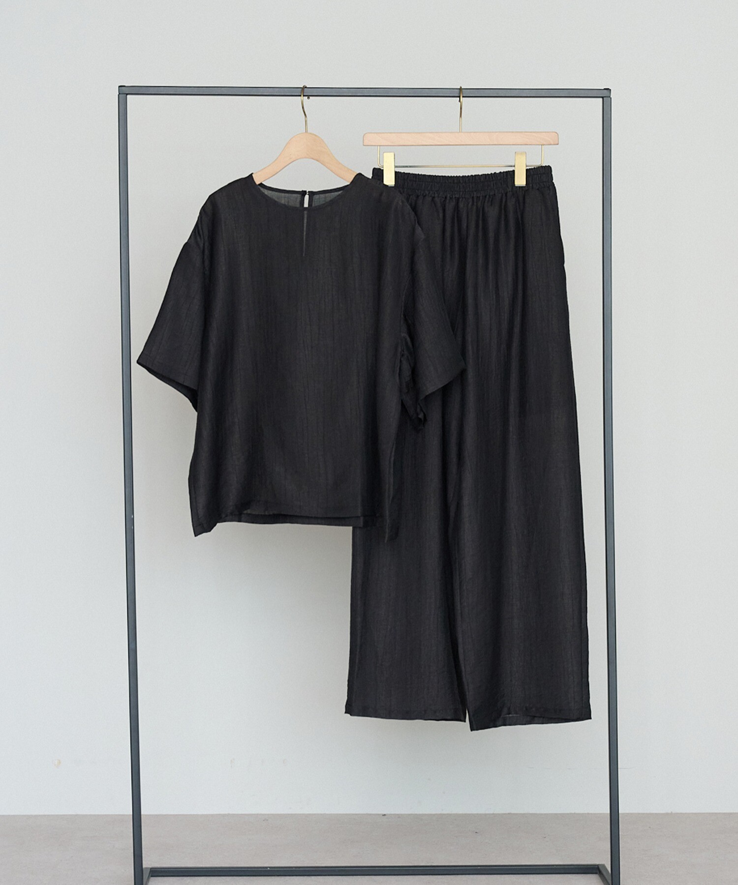 Black/半袖