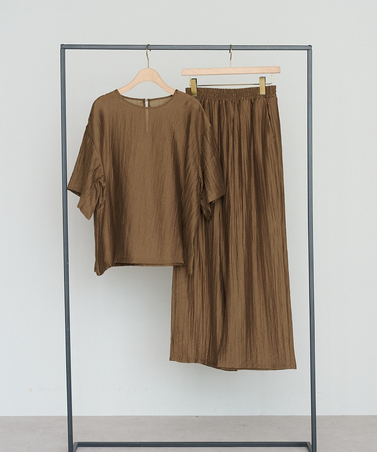 Brown/半袖